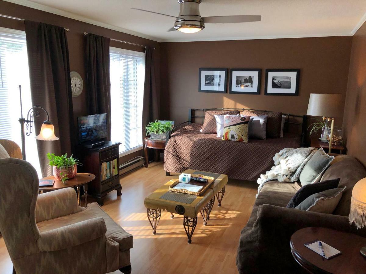 Butler Creek House Bed & Breakfast Niagara-on-the-Lake ภายนอก รูปภาพ